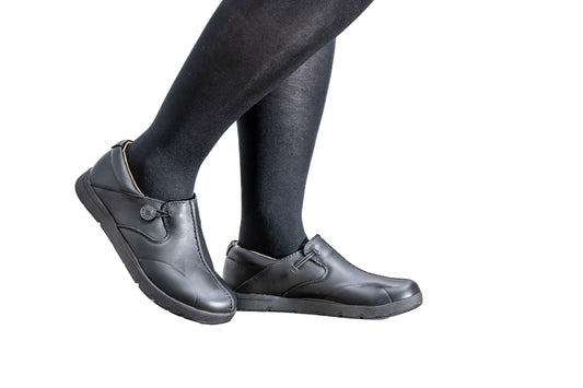 Strides - Saigon Button Leather Shoe
